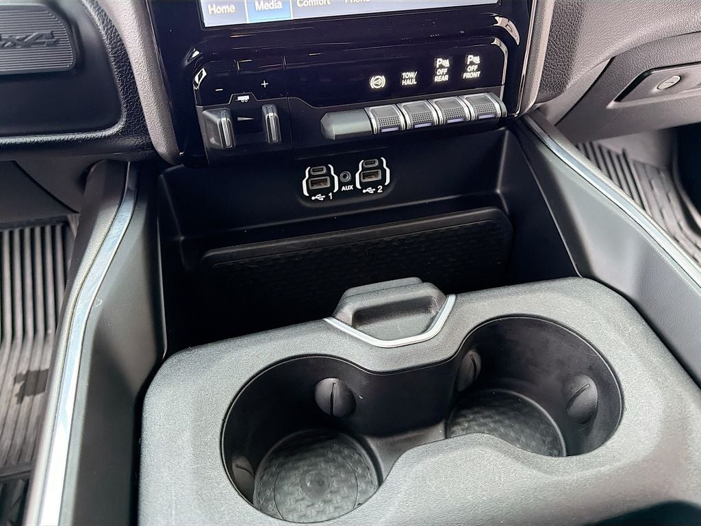 2024 RAM 3500 Laramie Crew Cab 4x4 8' Box