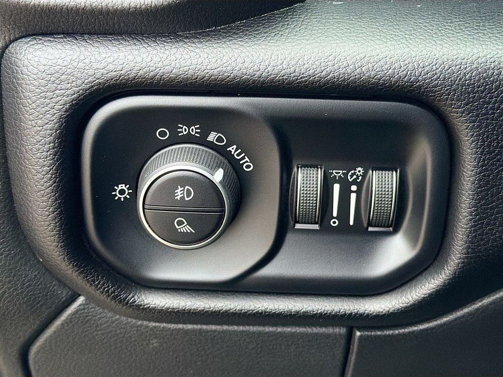 2024 RAM 3500 Laramie Crew Cab 4x4 8' Box