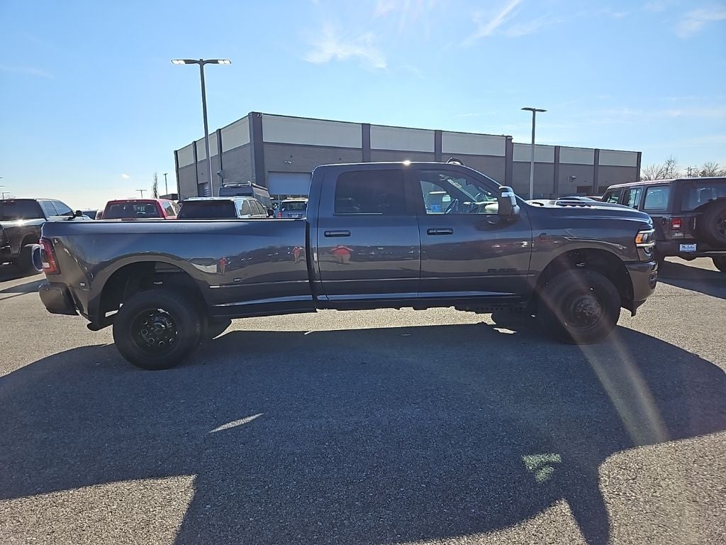 2024 RAM 3500 Laramie Crew Cab 4x4 8' Box