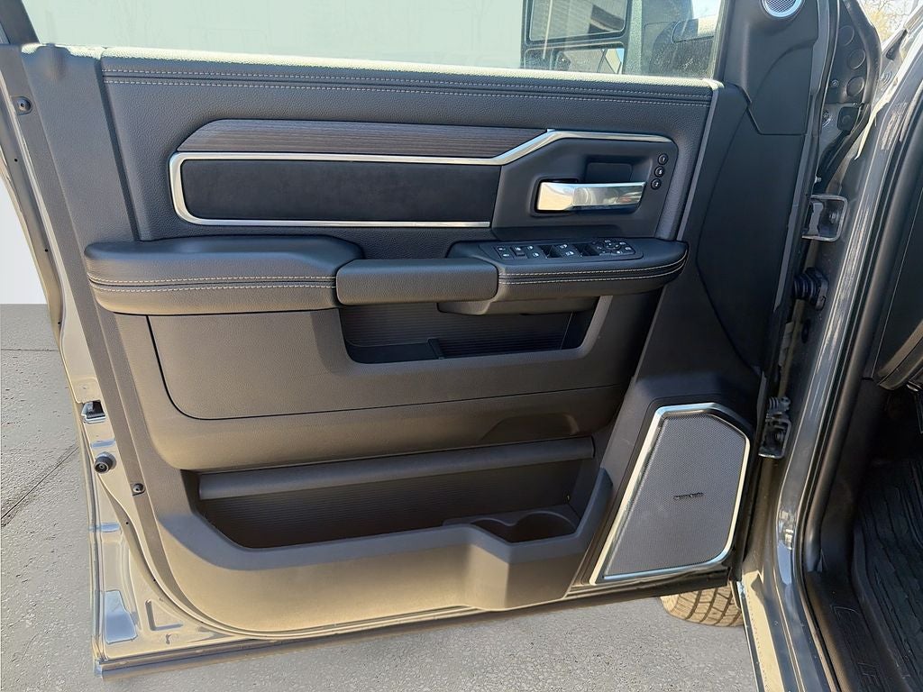 2026 RAM Ram 3500 RAM 3500 LARAMIE CREW CAB 4X4 8' BOX