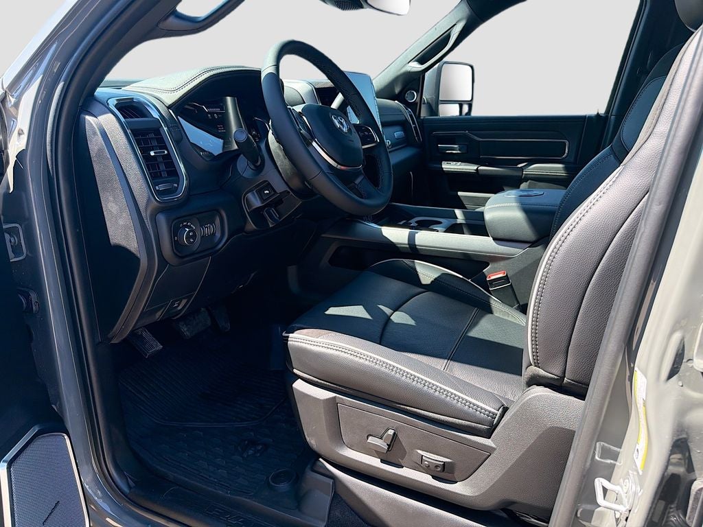 2026 RAM Ram 3500 RAM 3500 LARAMIE CREW CAB 4X4 8' BOX