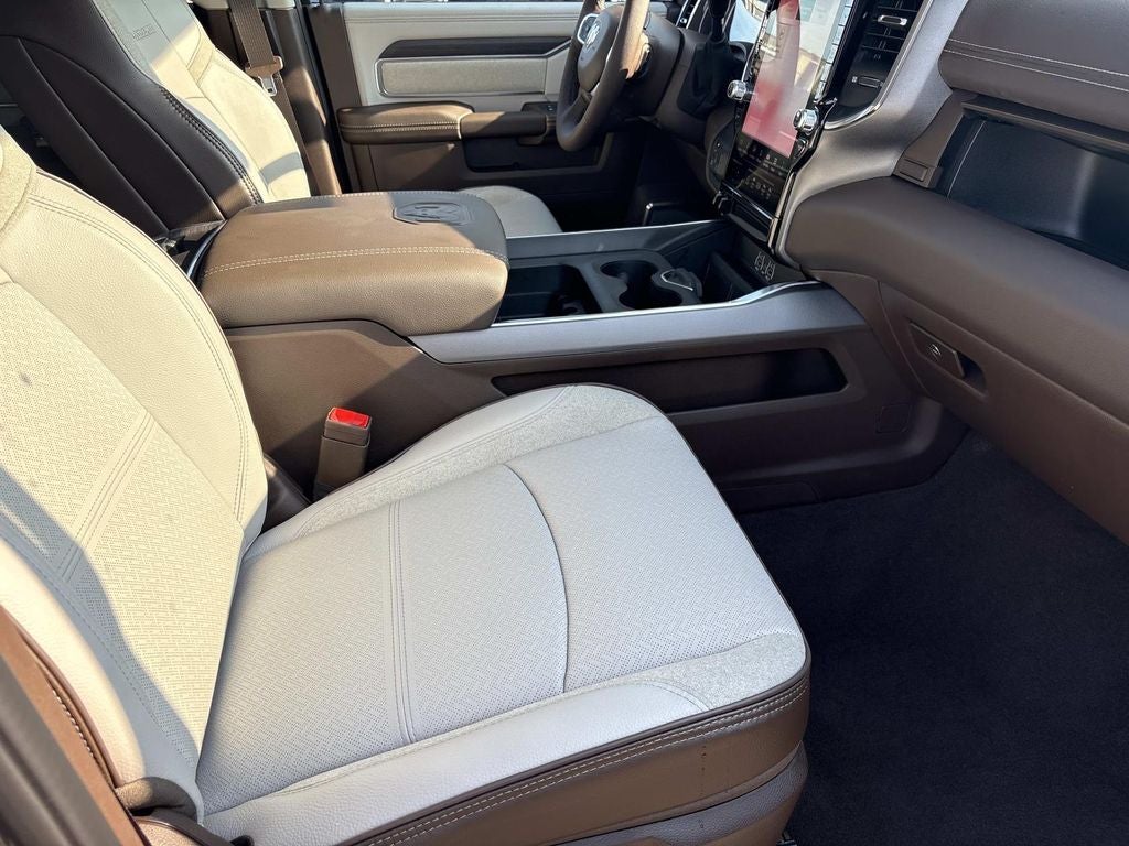 2025 RAM Ram 3500 RAM 3500 LARAMIE CREW CAB 4X4 8' BOX