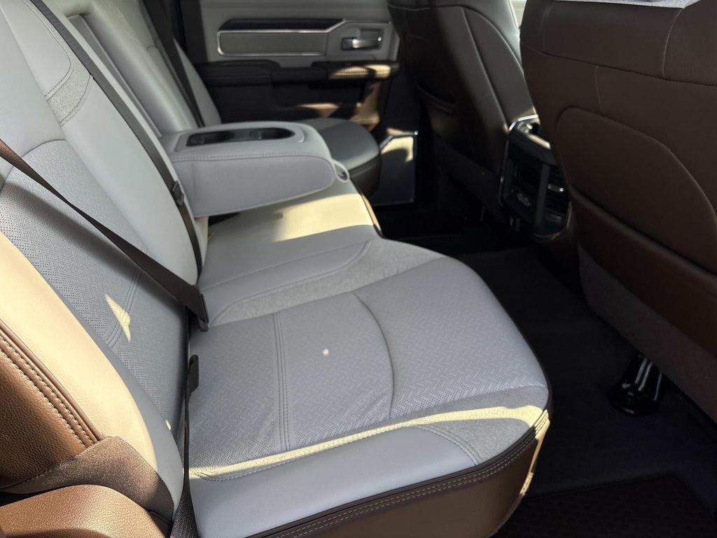 2025 RAM Ram 3500 RAM 3500 LARAMIE CREW CAB 4X4 8' BOX