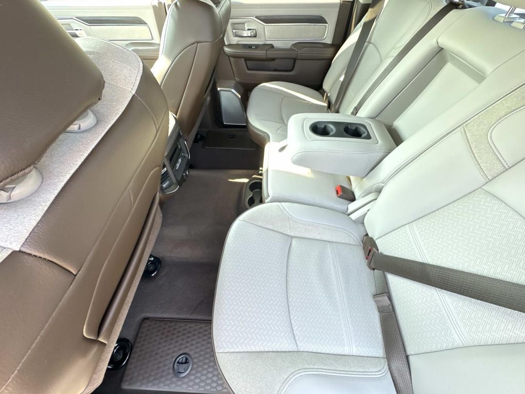 2025 RAM Ram 3500 RAM 3500 LARAMIE CREW CAB 4X4 8' BOX