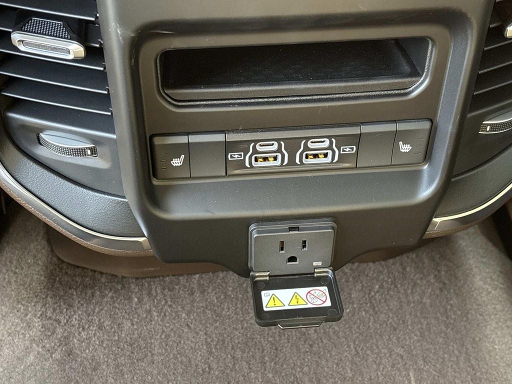 2025 RAM Ram 3500 RAM 3500 LARAMIE CREW CAB 4X4 8' BOX