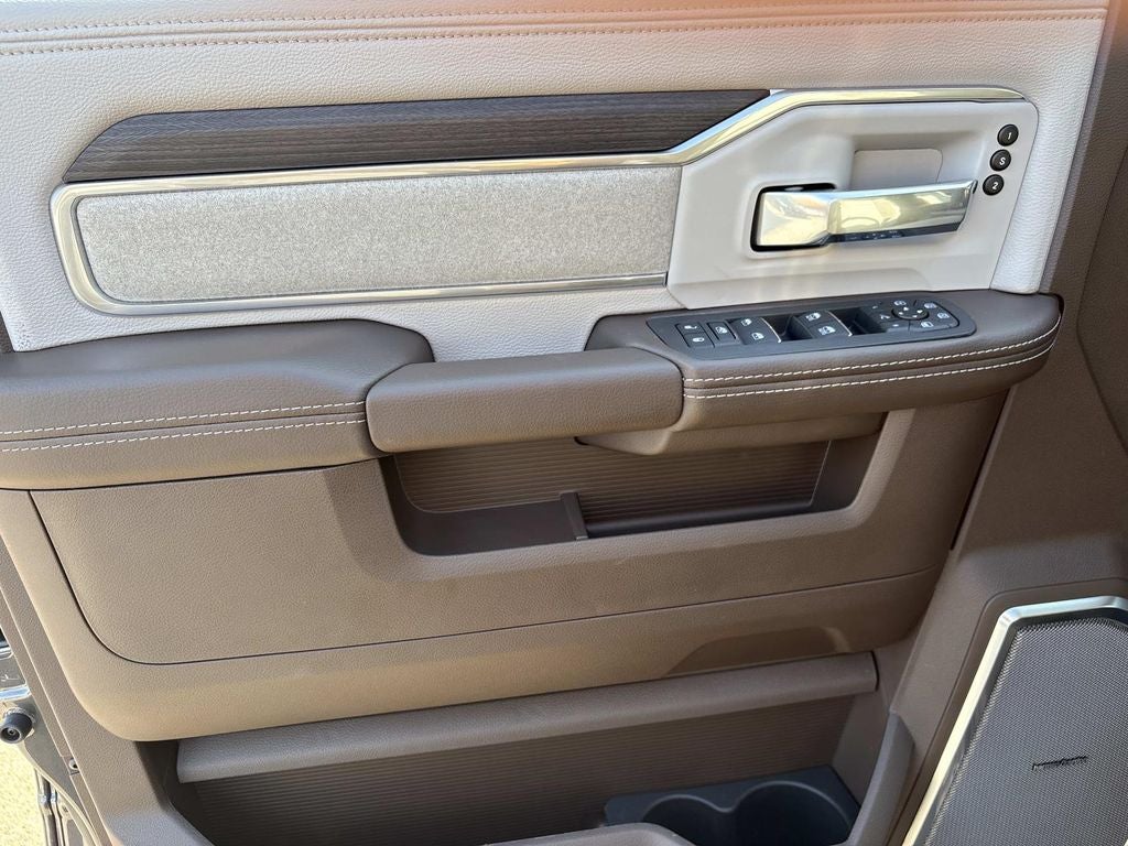 2025 RAM Ram 3500 RAM 3500 LARAMIE CREW CAB 4X4 8' BOX