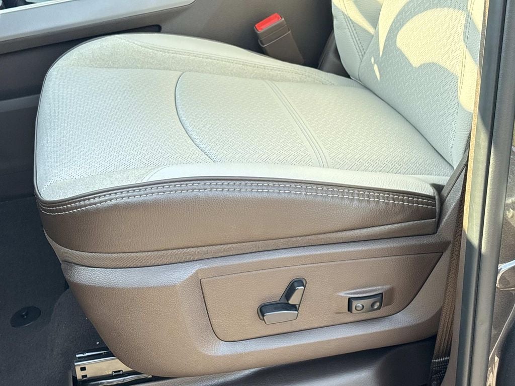 2025 RAM Ram 3500 RAM 3500 LARAMIE CREW CAB 4X4 8' BOX