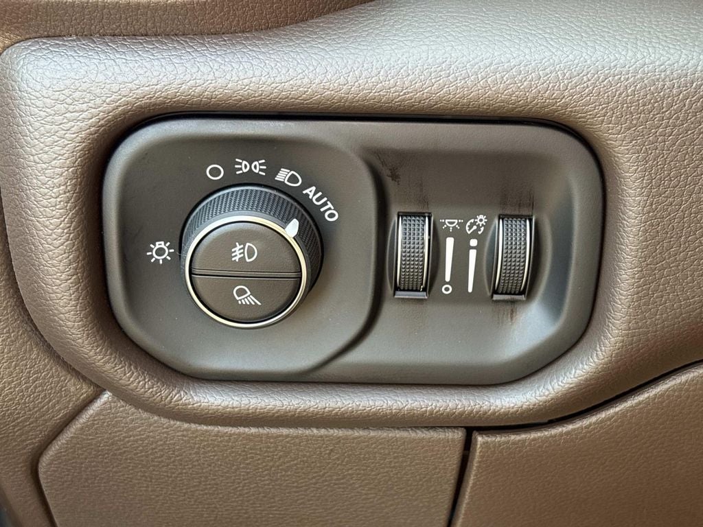 2025 RAM Ram 3500 RAM 3500 LARAMIE CREW CAB 4X4 8' BOX