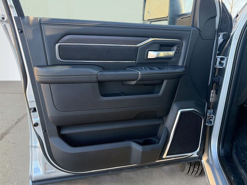 2026 RAM Ram 3500 RAM 3500 LARAMIE CREW CAB 4X4 8' BOX