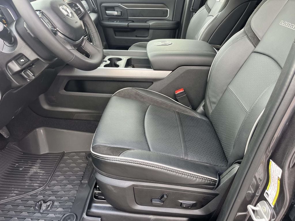 2026 RAM Ram 3500 RAM 3500 LARAMIE CREW CAB 4X4 8' BOX