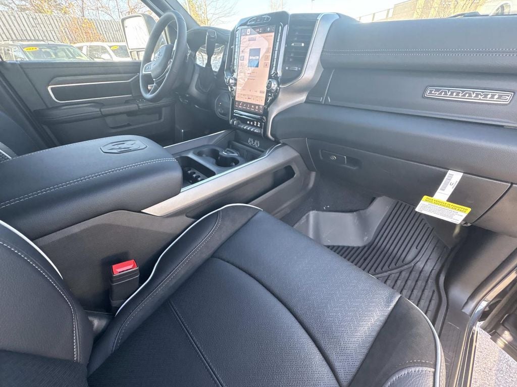 2026 RAM Ram 3500 RAM 3500 LARAMIE MEGA CAB 4X4 6'4' BOX