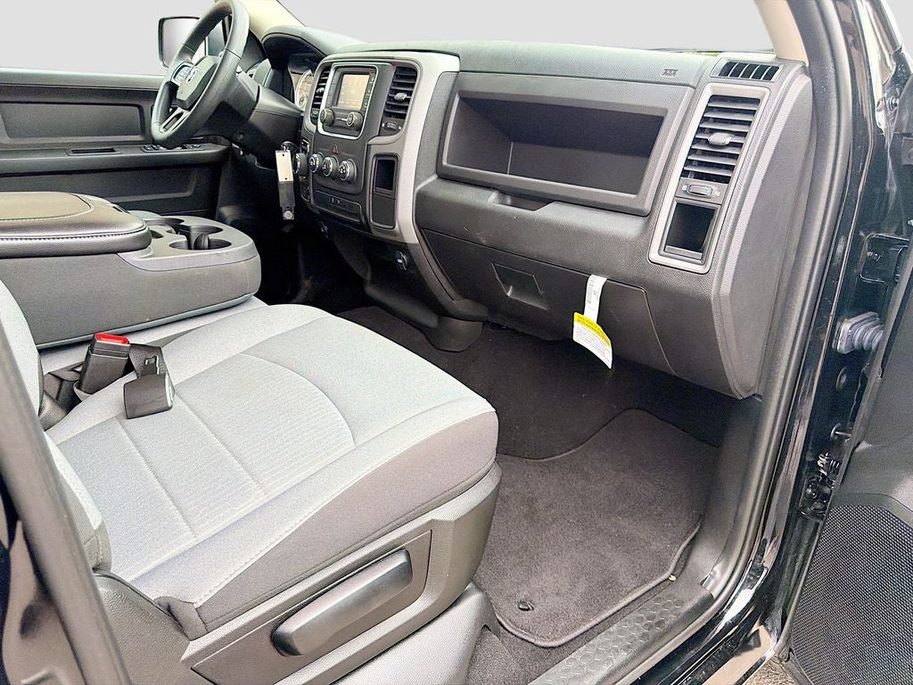 2023 RAM 1500 Classic Tradesman Crew Cab 4x4 5'7' Box