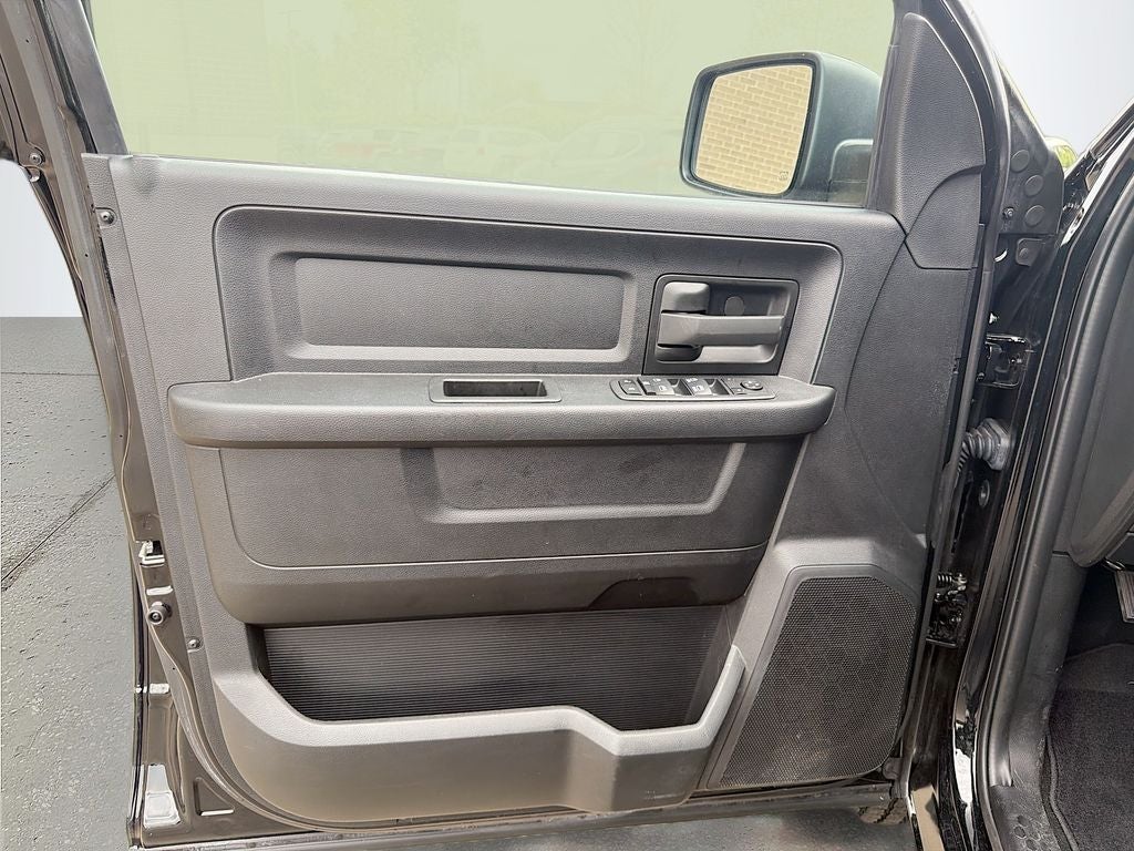 2023 RAM 1500 Classic Tradesman Crew Cab 4x4 5'7' Box