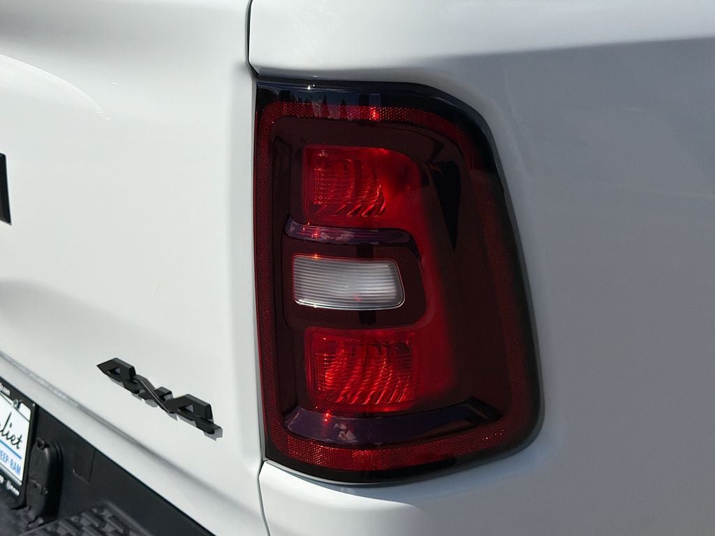 2026 RAM Ram 1500 RAM 1500 TRADESMAN CREW CAB 4X4 5'7' BOX