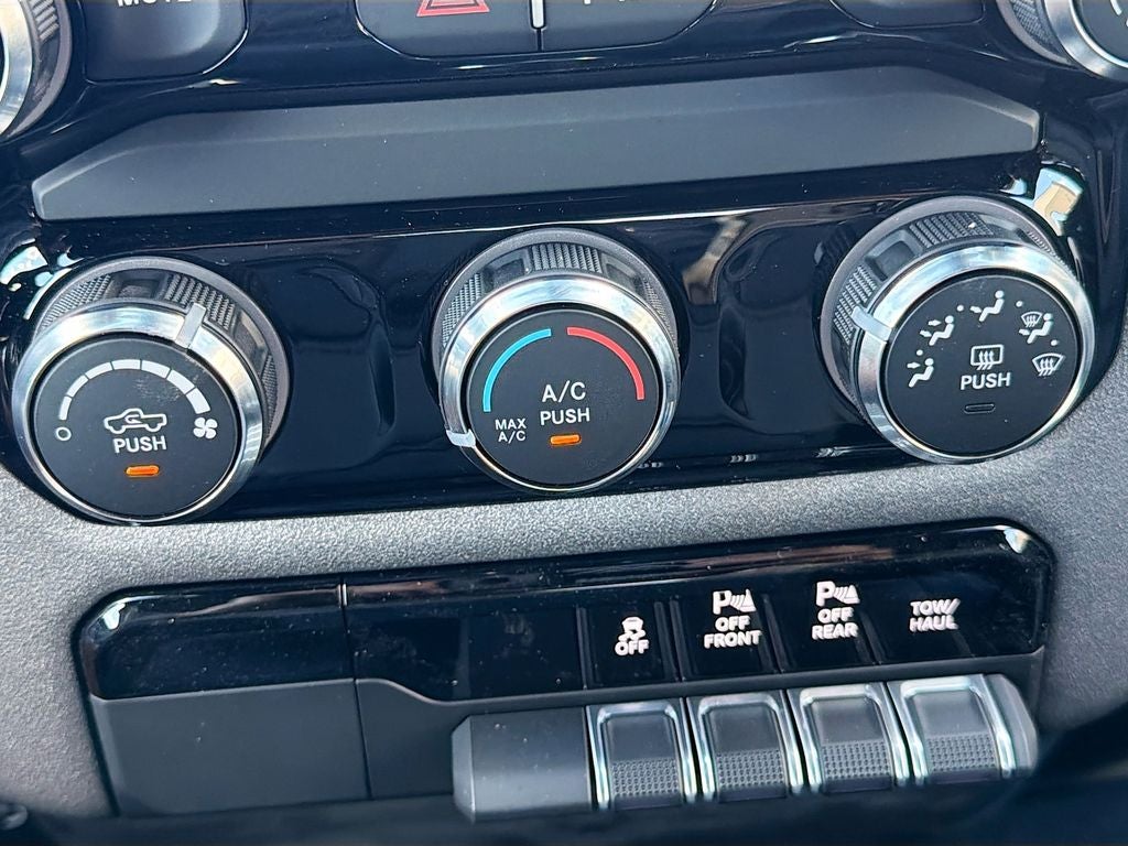 2026 RAM Ram 1500 RAM 1500 TRADESMAN CREW CAB 4X4 5'7' BOX