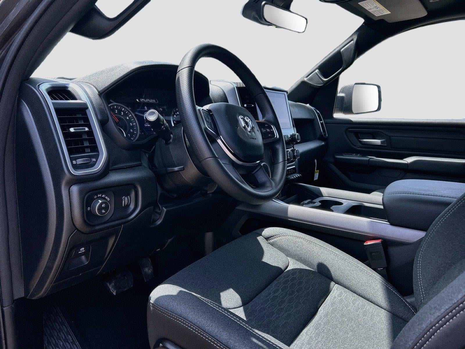2026 RAM 1500 RAM 1500 EXPRESS CREW CAB 4X4 5'7' BOX