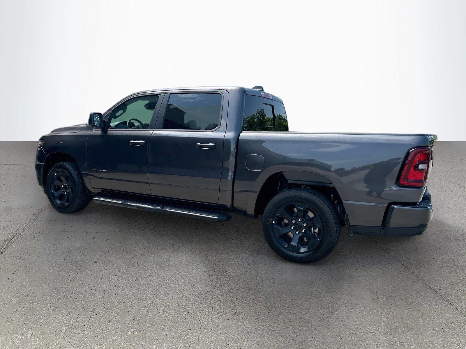 2026 RAM 1500 RAM 1500 EXPRESS CREW CAB 4X4 5'7' BOX