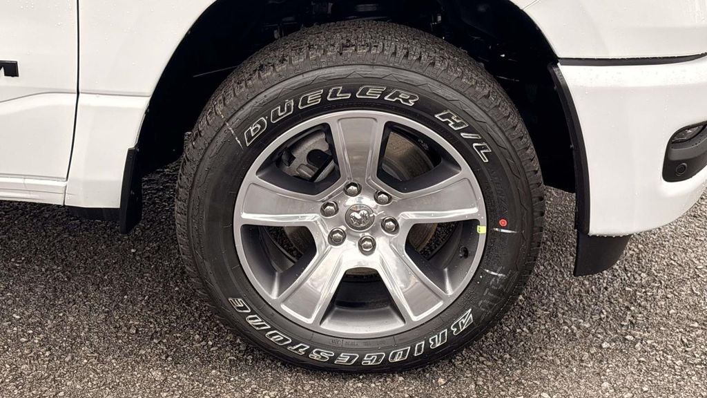 2026 RAM Ram 1500 RAM 1500 EXPRESS CREW CAB 4X4 5'7' BOX