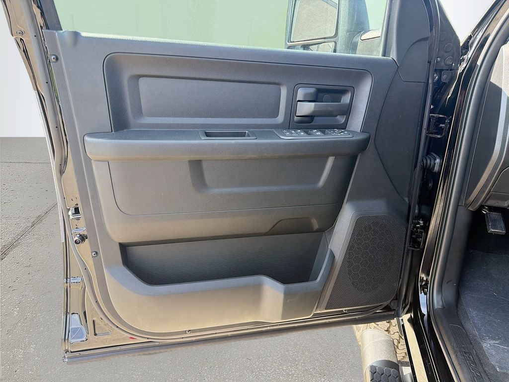 2026 RAM Ram 2500 RAM 2500 BLACK EXPRESS CREW CAB 4X4 6'4' BOX