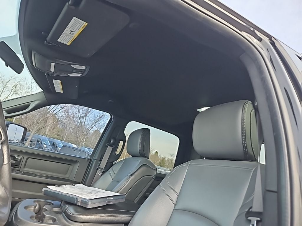 2022 RAM 2500 Tradesman Crew Cab 4x4 6'4' Box