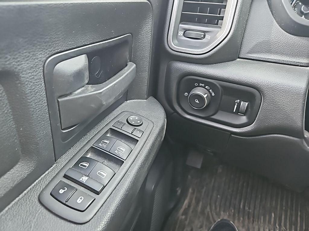 2022 RAM 2500 Tradesman Crew Cab 4x4 6'4' Box