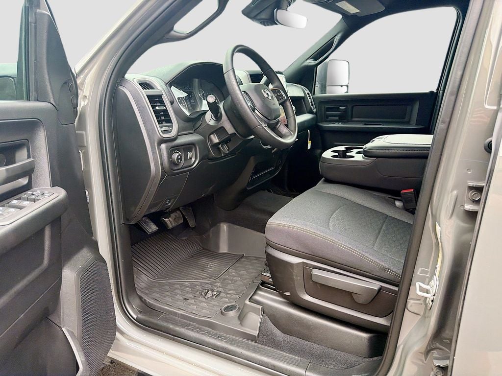 2026 RAM Ram 2500 RAM 2500 BLACK EXPRESS CREW CAB 4X4 6'4' BOX
