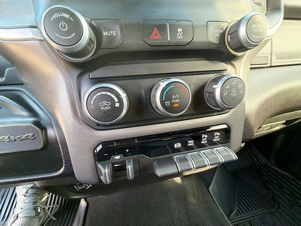 2023 RAM 2500 Big Horn Crew Cab 4x4 6'4' Box