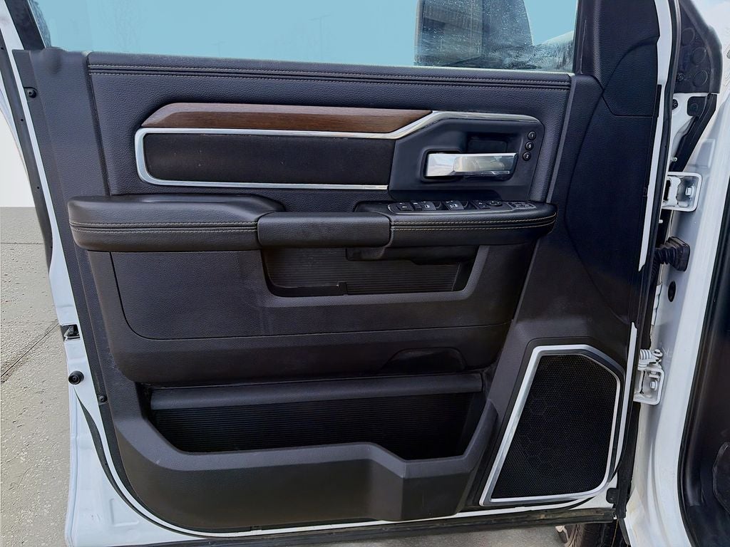 2024 RAM 2500 Laramie Crew Cab 4x4 6'4' Box