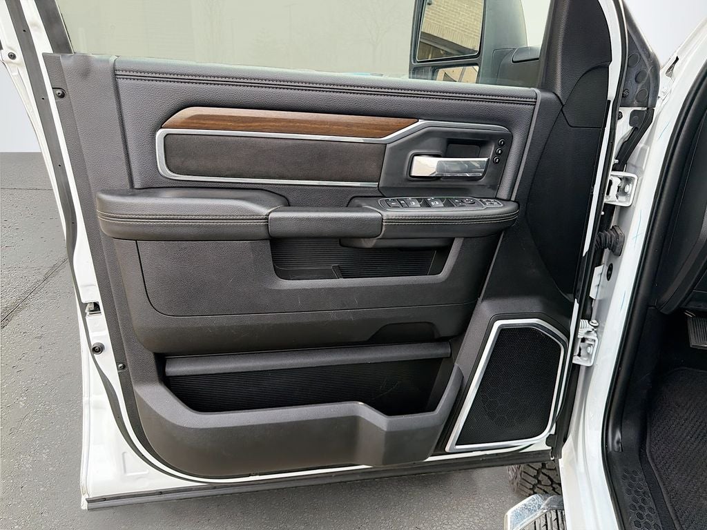 2024 RAM 2500 Laramie Crew Cab 4x4 6'4' Box