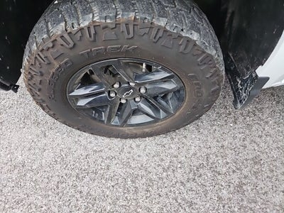 2023 Chevrolet Silverado 1500 4WD Crew Cab Standard Bed Custom Trail Boss