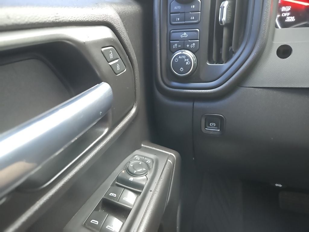 2023 Chevrolet Silverado 1500 4WD Crew Cab Standard Bed Custom Trail Boss