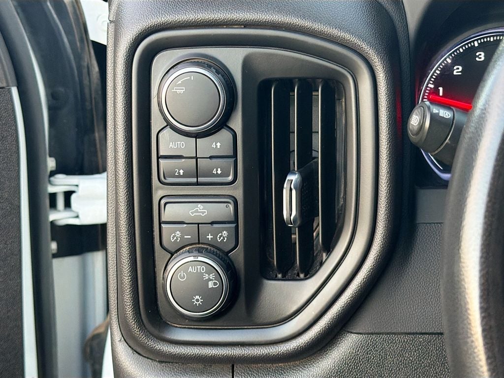 2023 Chevrolet Silverado 1500 4WD Crew Cab Standard Bed Custom Trail Boss