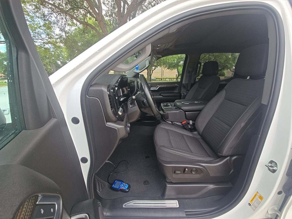 2023 Chevrolet Silverado 1500 4WD Crew Cab Standard Bed LT