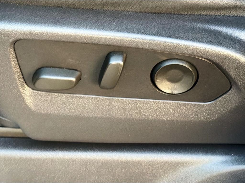 2023 Chevrolet Silverado 1500 4WD Crew Cab Short Bed LTZ