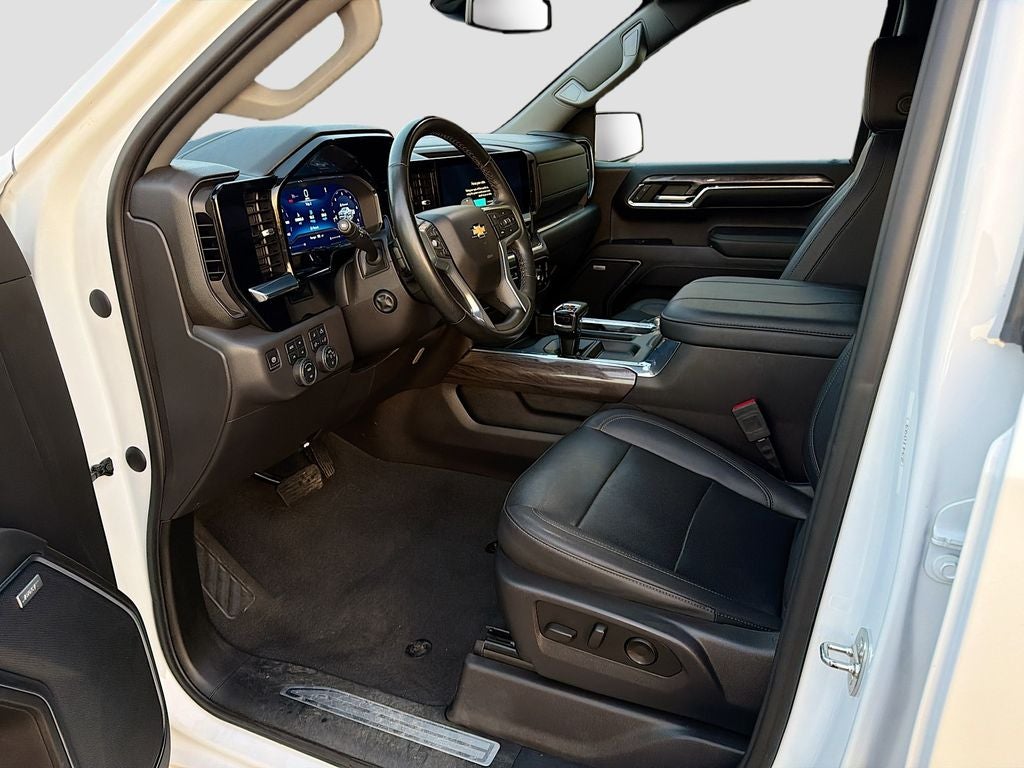 2023 Chevrolet Silverado 1500 4WD Crew Cab Short Bed LTZ