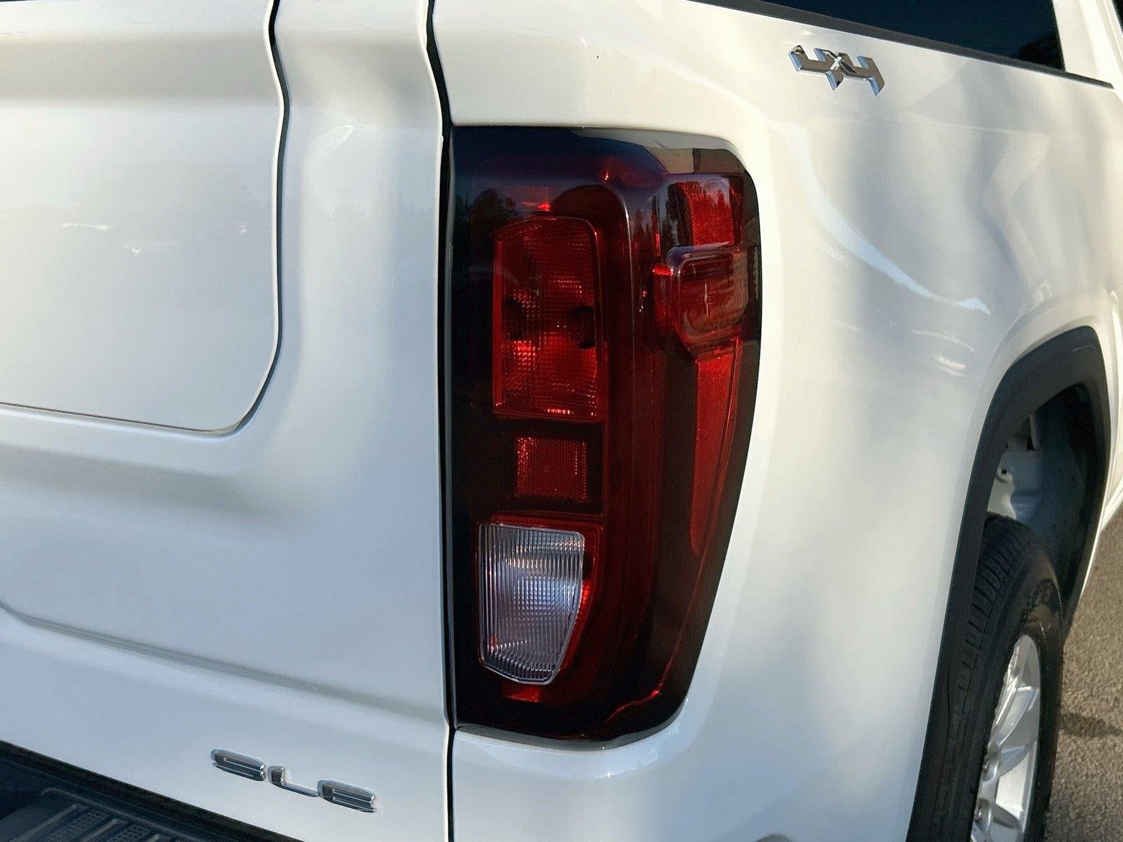 2023 GMC Sierra 1500 4WD Crew Cab Short Box SLE