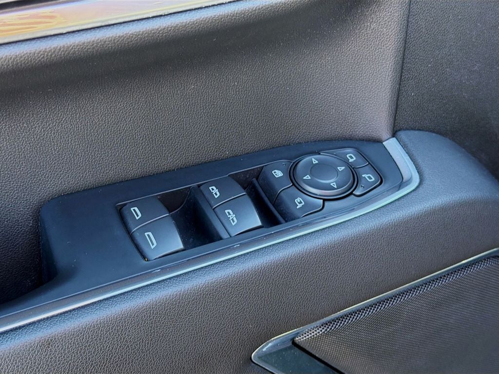 2022 GMC Sierra 1500 4WD Crew Cab Short Box SLT