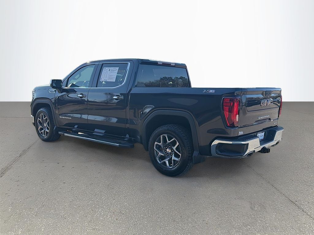 2022 GMC Sierra 1500 4WD Crew Cab Short Box SLT