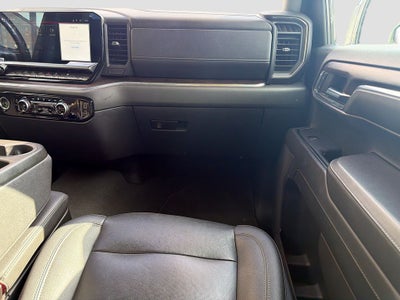 2024 GMC Sierra 1500 4WD Crew Cab Short Box SLT
