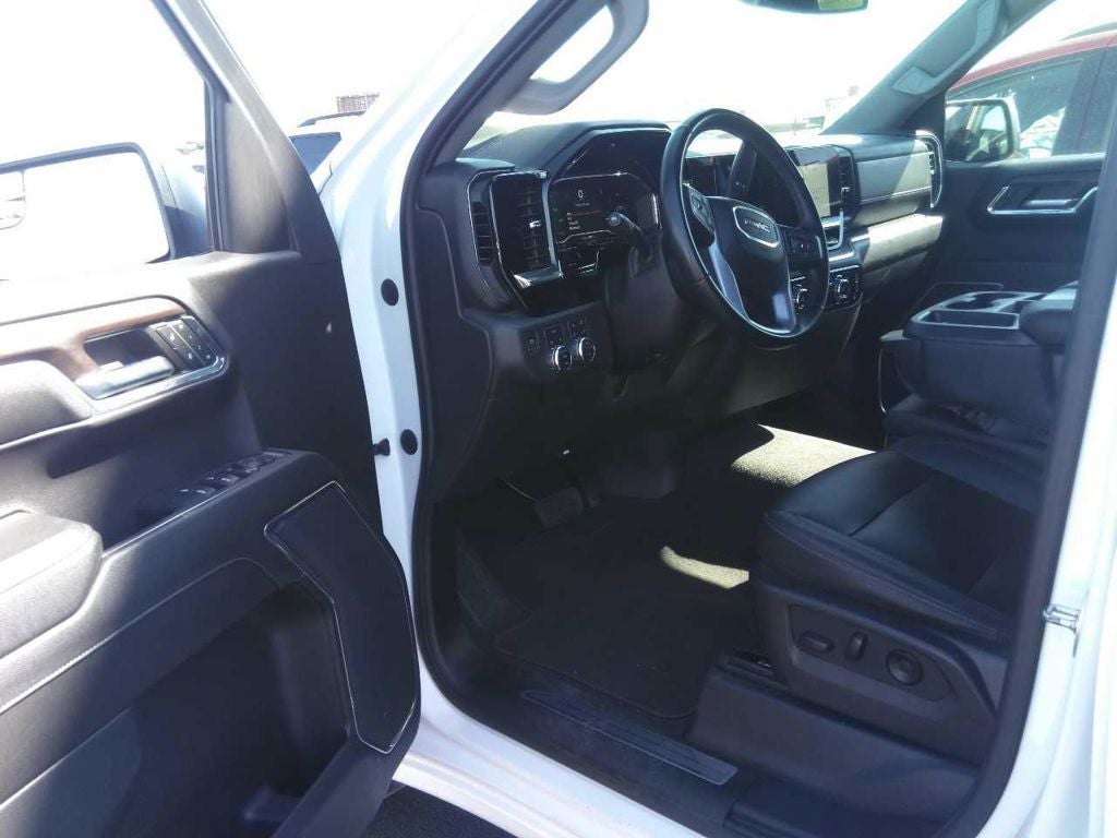 2024 GMC Sierra 1500 4WD Crew Cab Short Box SLT