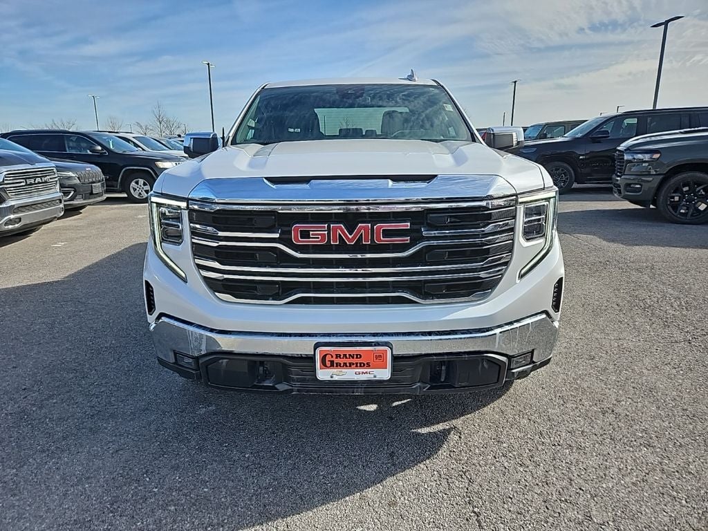 2023 GMC Sierra 1500 4WD Crew Cab Short Box SLT