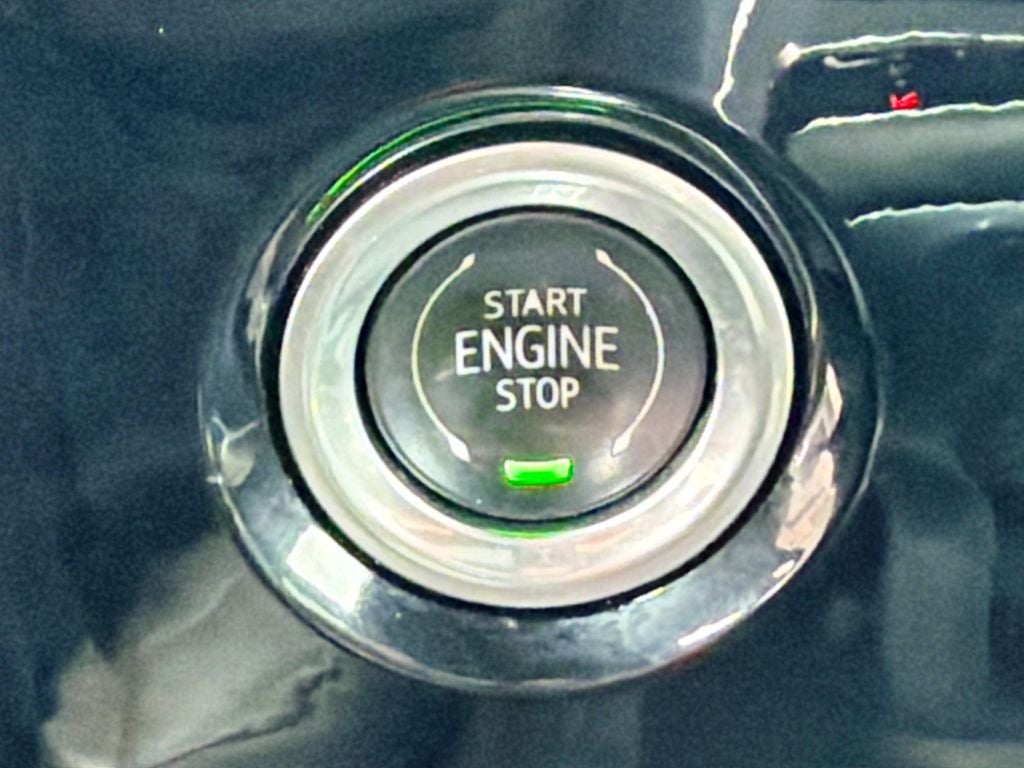 2023 GMC Sierra 1500 4WD Crew Cab Short Box SLT