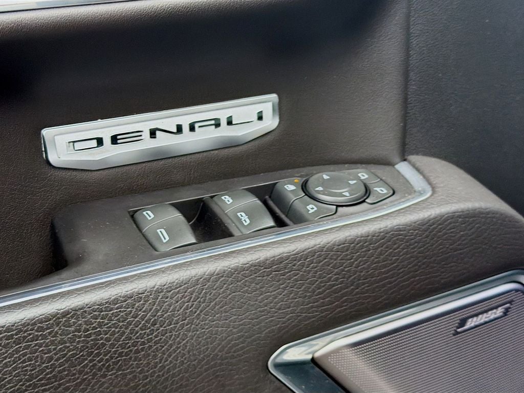 2022 GMC Sierra 1500 4WD Crew Cab Short Box Denali