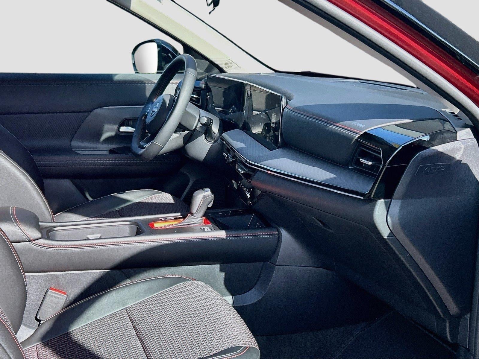 2025 Nissan Kicks SR Intelligent AWD