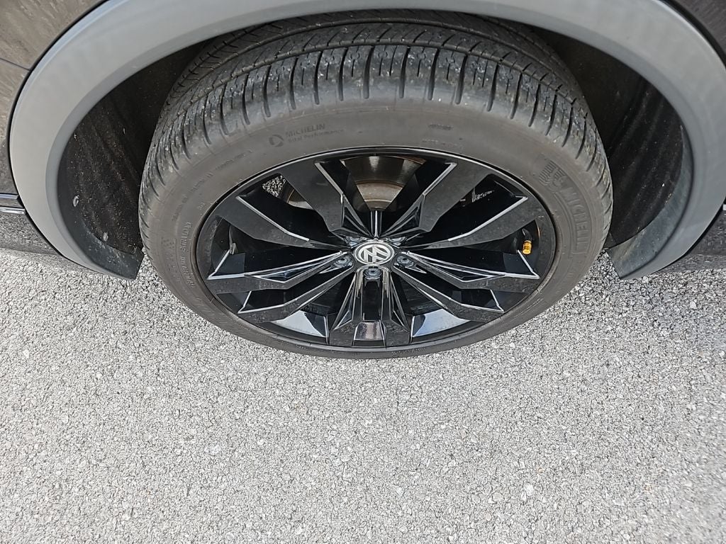 2020 Volkswagen Tiguan 2.0T SE R-Line Black