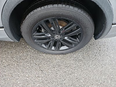 2022 Volkswagen Tiguan 2.0T SE R-Line Black