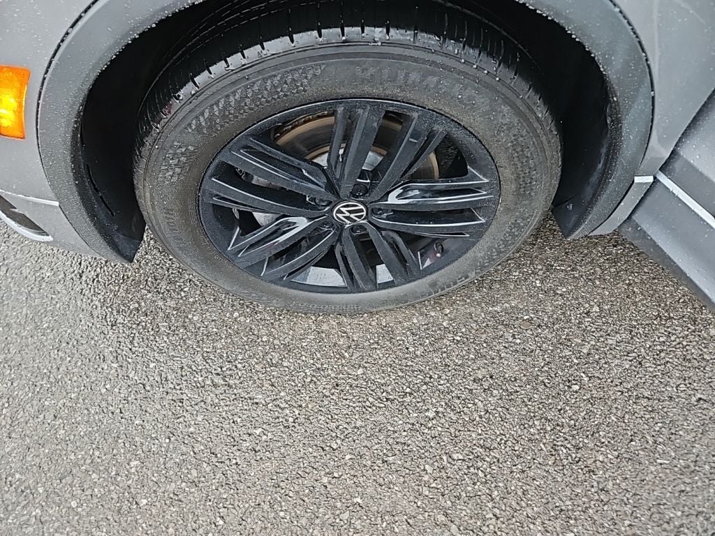 2022 Volkswagen Tiguan 2.0T SE R-Line Black