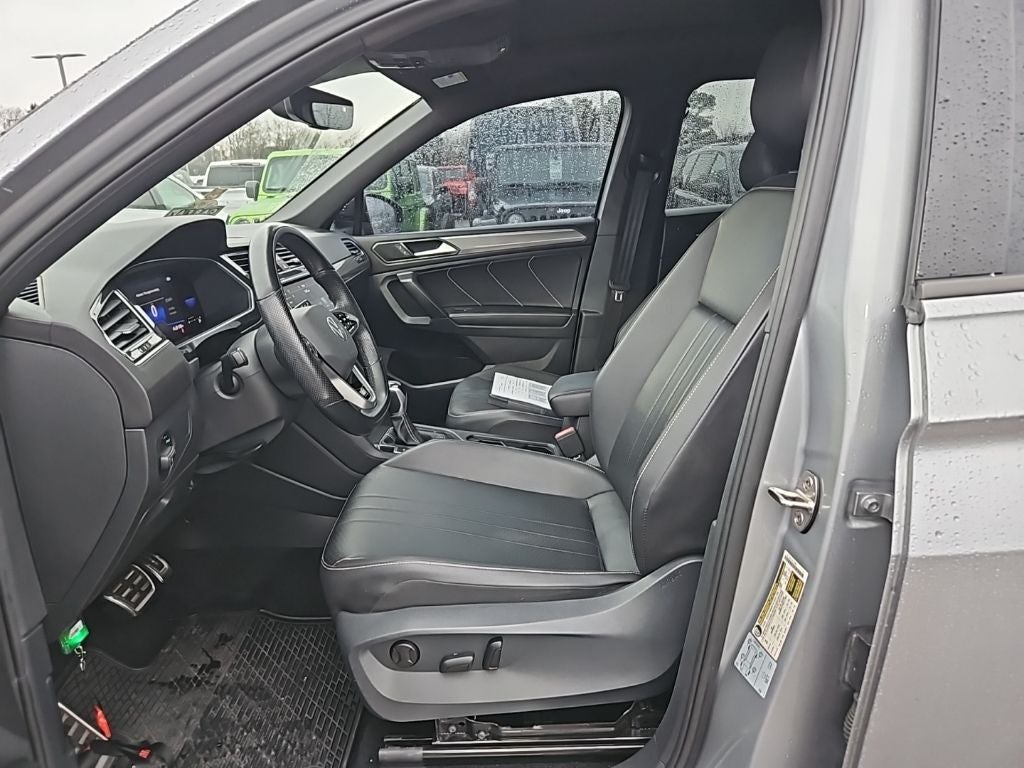 2022 Volkswagen Tiguan 2.0T SE R-Line Black