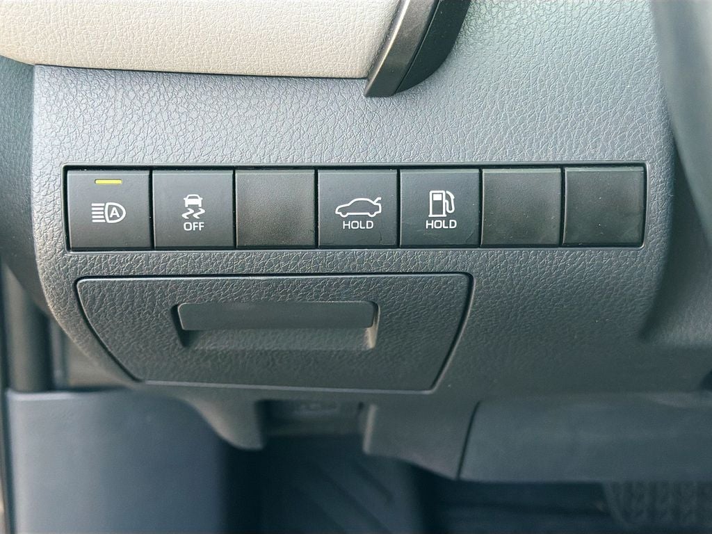 2024 Toyota Camry Hybrid SE