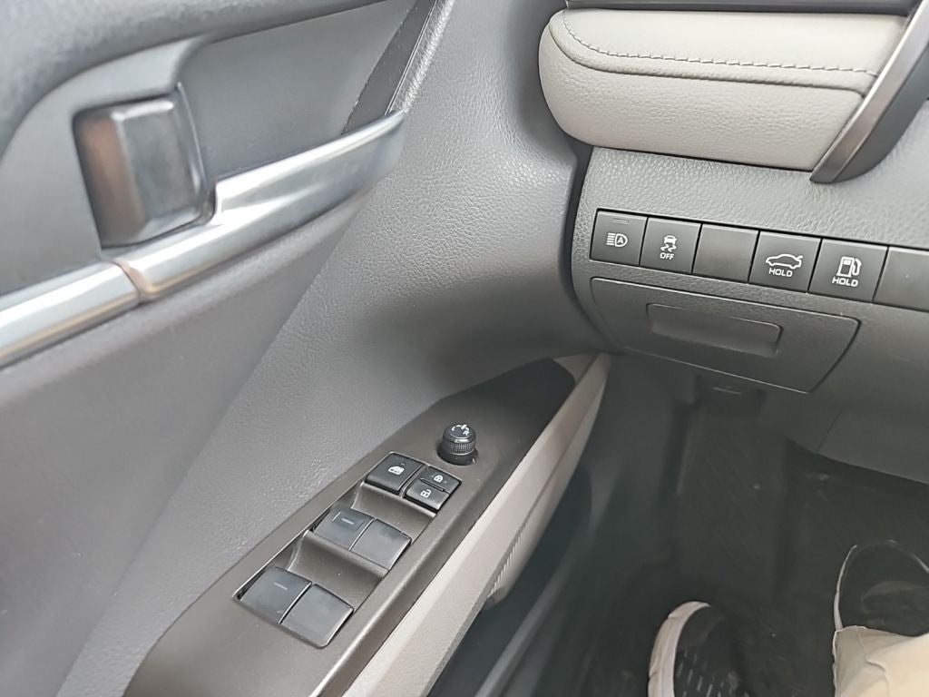 2023 Toyota Camry LE Hybrid